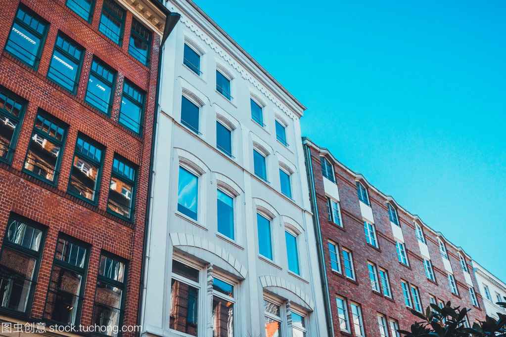 乐鱼体育-乐鱼官方网站-乐鱼(中国)智慧安全用电-公寓住宅小区方案